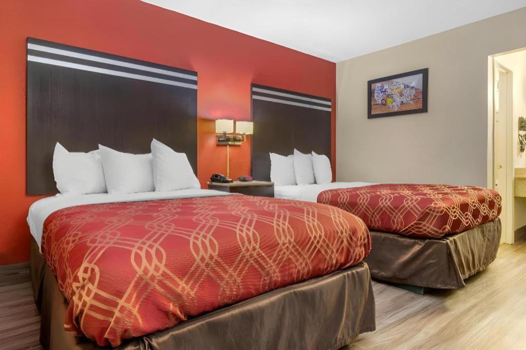 Econo Lodge Fort Jackson Columbia Exterior photo